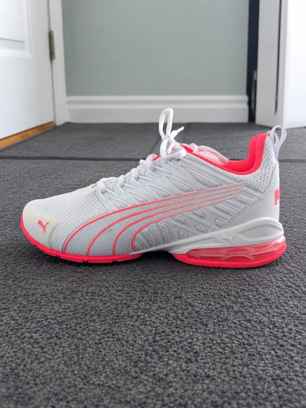 Puma Voltaic Evo Sneakers - Women size 9